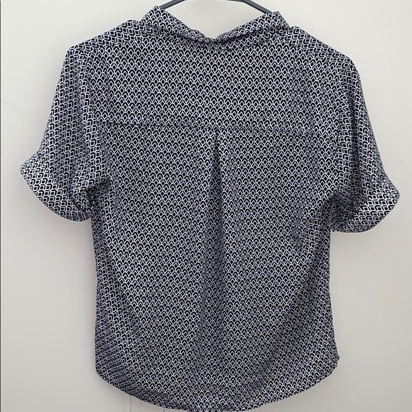 patterned button-up blouse - Picture 2 of 3